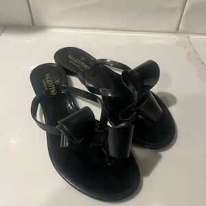 Valentino Couture Bow Jelly Flat Thong Sandals in Black size 7.5